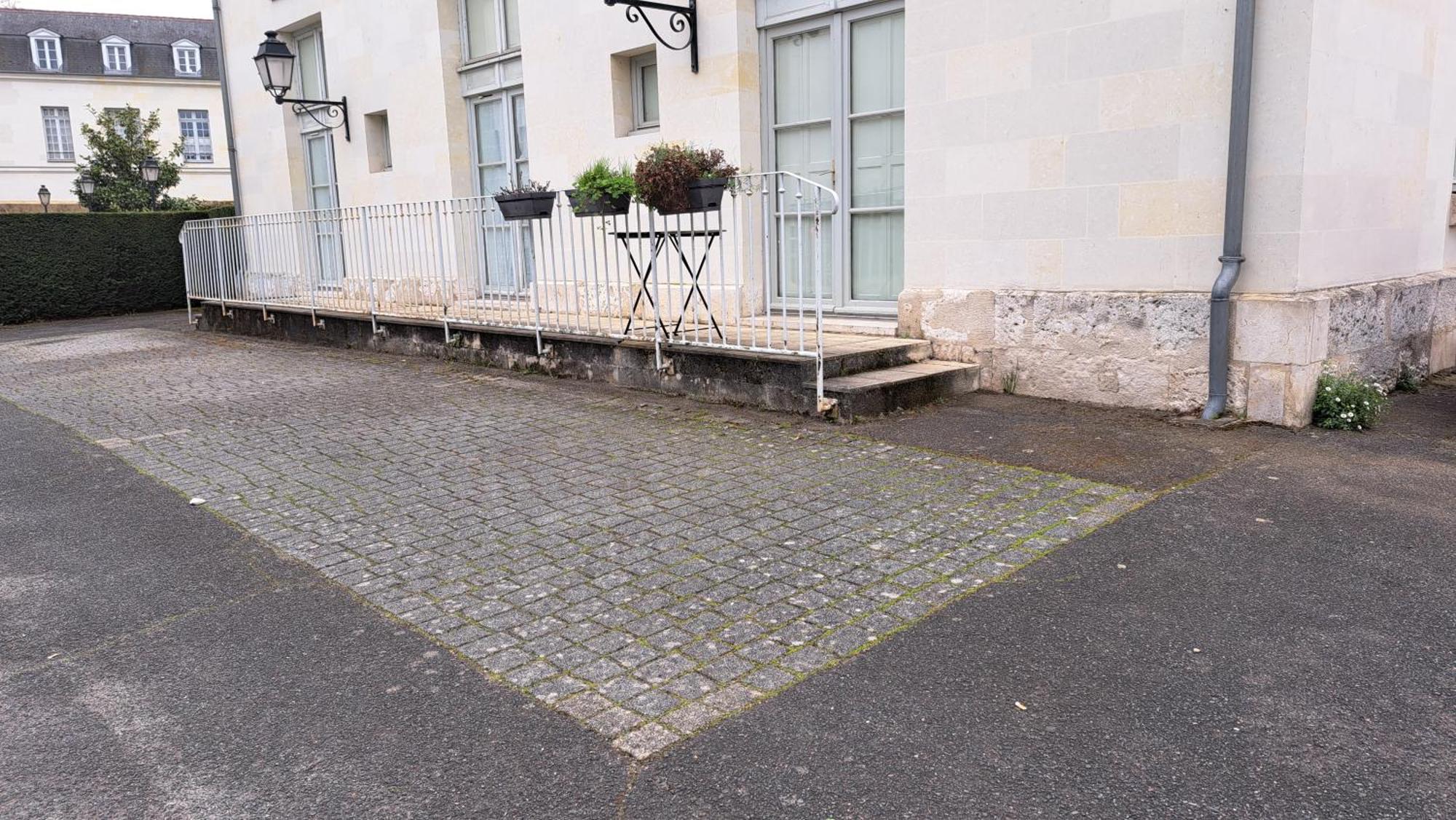 Duplex Quartier Cathedrale Parking Prive Leilighet Tours Eksteriør bilde